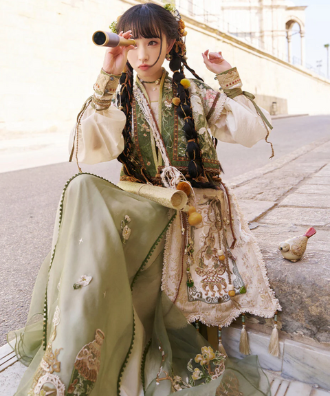 Dream Merchant Embroidered Hanfu Outfit Set