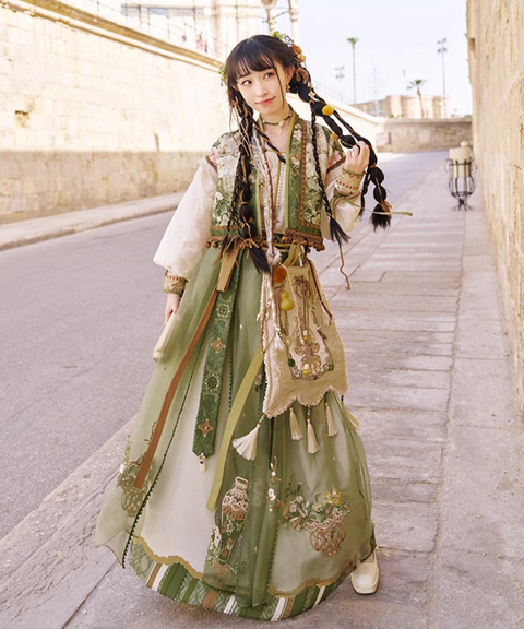 Dream Merchant Embroidered Hanfu Outfit Set