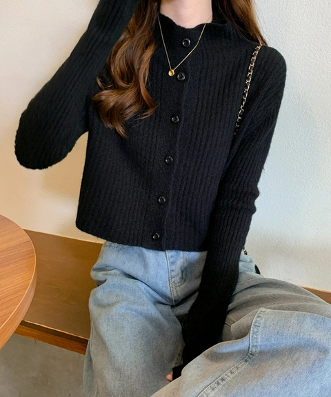 Buttoned Polo-Collar Cardigan in Black