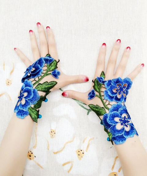 Rose Embroidered Fingerless Gloves