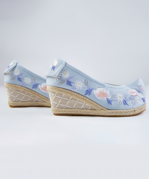 Bombshell Bloom Embroidered Wedge