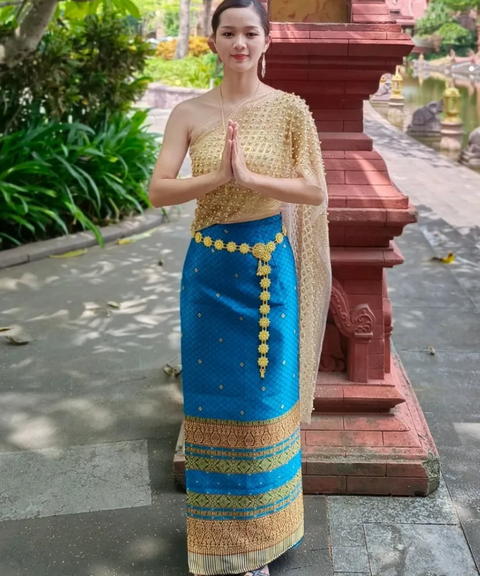 Brocade Traditional Thai Wrap Gown Set