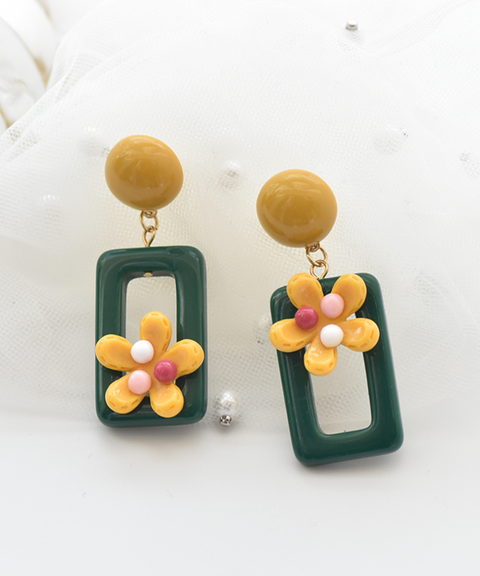 Flower Touch Geometric Earrings